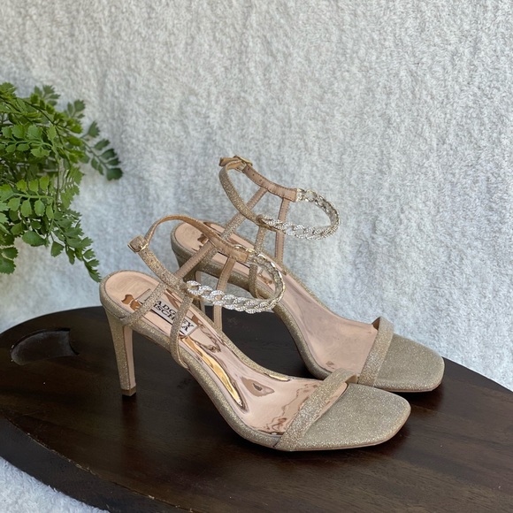 Badgley Mischka Crystal embellished heel ankle strap sandal size 8 - Picture 2 of 10